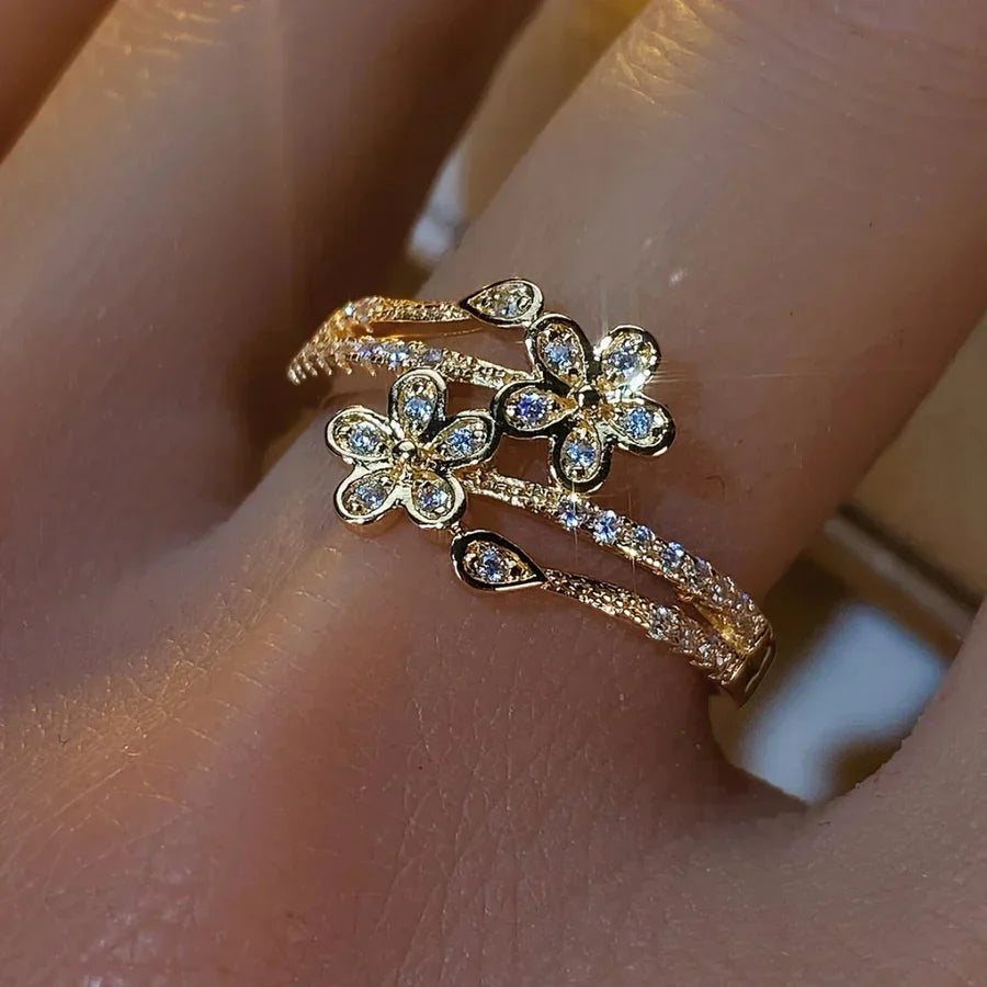 Elegant Bright Flower Gold Ring | Gold