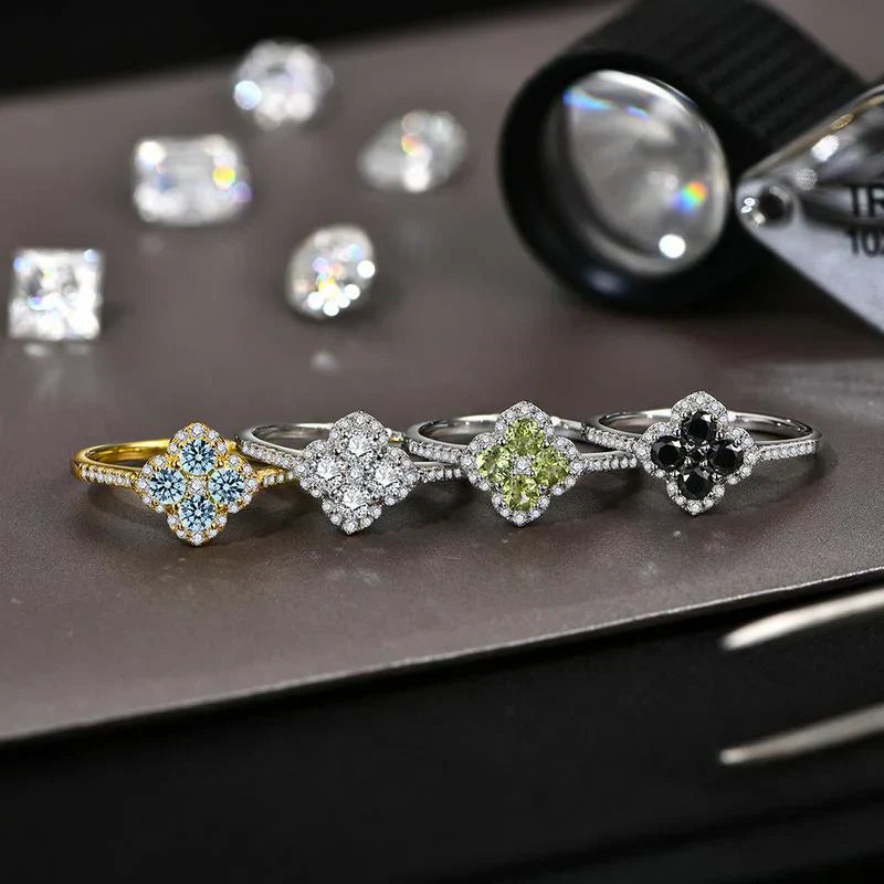 Soraya Clover Ring | White gold