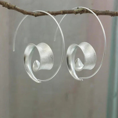 Spiral Shaped Earrings | White Gold