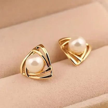 Exquisite Pearl and Gold Earrings | Gold